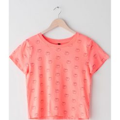 Crop top z nadrukiem - Pomarańczowy. Pomarańczowe topy damskie Sinsay, s, z nadrukiem, bez kołnierzyka. Za 14,99 zł.