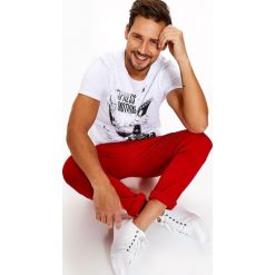 T-shirty męskie: T-SHIRT MĘSKI Z NADRUKIEM