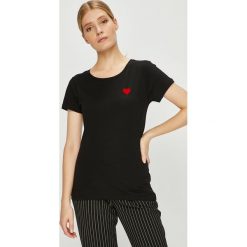 Jacqueline de Yong - Top. Szare topy damskie Jacqueline de Yong, l, z bawełny, z okrągłym kołnierzem. W wyprzedaży za 24,90 zł.