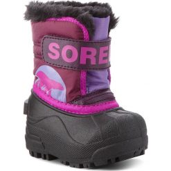 Śniegowce SOREL - Toddler Snow Commander NV1877 Purple Dalia/Paidley Purple 562. Fioletowe śniegowce dziewczęce marki Sorel, bez zapięcia. W wyprzedaży za 189,00 zł.