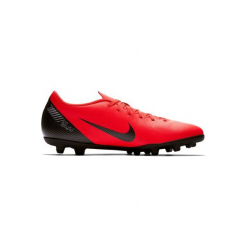 Buty do piłki nożnej Vapor Club CR7 MG korki. Czerwone bez kategorii marki Nike, z syntetyku, do piłki nożnej. Za 199,99 zł.