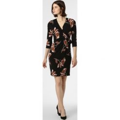 Comma - Sukienka damska, czarny. Czarne sukienki damskie comma, bez wzorów, eleganckie, bez kołnierzyka, bez rękawów, kopertowe. Za 399,95 zł.
