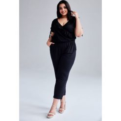 Czarny kombinezon Klara duże rozmiary XXL OVERSIZE PLUS SIZE LATO. Czarne kombinezony damskie Moda Size Plus Iwanek, na co dzień, na lato, s, bez wzorów, z elastanu, eleganckie, z klasycznym kołnierzykiem, plus size, z krótkim rękawem, krótkie. Za 165,00 zł.