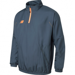 Kurtka treningowa WSTM501THN. Szare kurtki sportowe męskie New Balance, s, bez wzorów, z poliesteru, bez kaptura, do piłki nożnej. W wyprzedaży za 119,99 zł.