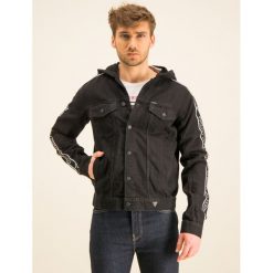Kurtka jeansowa Guess M93N22 D3P40. Czarne kurtki męskie Guess, xxl, z aplikacjami, z bawełny, bez kaptura. W wyprzedaży za 329,00 zł.
