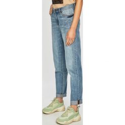 Armani Exchange - Jeansy. Niebieskie jeansy damskie Armani Exchange. W wyprzedaży za 299,90 zł.
