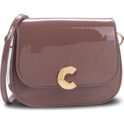 Torebka COCCINELLE - CK2 Craquante Patent E1 CK2 55 01 01 Dark Piv/Dark P03. Czerwone listonoszki damskie marki Coccinelle, z lakierowanej skóry, lakierowane. Za 1299,90 zł.