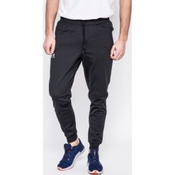 Spodnie męskie: Under Armour – Spodnie Sportstle