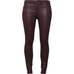 7 for all mankind Jeansy Slim Fit scarlett. Czerwone rurki damskie marki 7 for all mankind, z elastanu. W wyprzedaży za 653,40 zł.