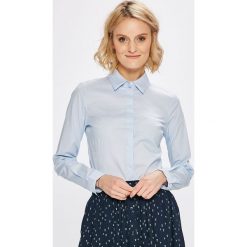 Lacoste - Koszula. Różowe bluzki damskie marki Lacoste, s, z elastanu, klasyczne, z klasycznym kołnierzykiem, z długim rękawem. W wyprzedaży za 299,90 zł.