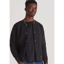 Bluza bejsbolowa - Czarny. Czarne bluzy męskie Reserved, s, bez wzorów, bez kołnierzyka, bez rękawów, bez kaptura. Za 179,99 zł.