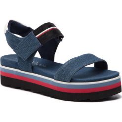 Sandały S.OLIVER - 5-28205-22 Jeans Comb. 846. Niebieskie klapki damskie S.Oliver, bez wzorów, z jeansu, bez obcasa. W wyprzedaży za 169,00 zł.
