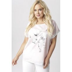 Jasnoróżowa Bluzka Azaxie. Różowe bluzki damskie Born2be, xl, bez wzorów, bez kołnierzyka, bez rękawów. W wyprzedaży za 59,99 zł.