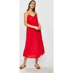 Vero Moda - Sukienka. Czerwone sukienki damskie Vero Moda, na co dzień, s, bez wzorów, z wiskozy, casualowe, bez kołnierzyka, bez rękawów, midi, proste. W wyprzedaży za 99,90 zł.