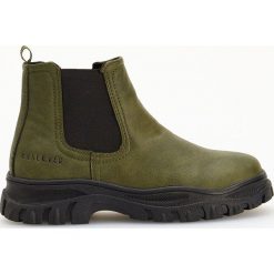 Botki na traktorowej podeszwie - Khaki. Brązowe botki męskie Reserved, bez zapięcia. Za 99,99 zł.