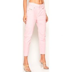 Jeansy Boyfriend Diesel D-Fayza 00SV1Z 009BX. Różowe jeansy damskie Diesel. Za 699,00 zł.