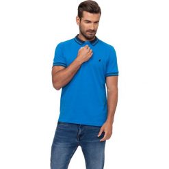 Koszulka polo w kolorze niebieskim. Koszulki męskie Lonsdale, Kangol. W wyprzedaży za 59,95 zł.