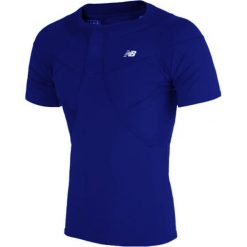 Koszulka kompresyjna - WSTM755PNB. Koszulki męskie New Balance, m, bez wzorów, z elastanu, sportowe, bez kołnierzyka, bez rękawów. W wyprzedaży za 99,99 zł.
