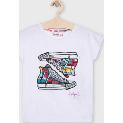 Desigual - Top dziecięcy 104-164 cm. Białe bluzki dziewczęce Desigual, z nadrukiem, z bawełny, z okrągłym kołnierzem, z krótkim rękawem, krótkie, bez kaptura. Za 134,90 zł.