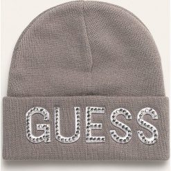 Guess Jeans - Czapka. Czarne czapki damskie Guess Jeans, na zimę, z aplikacjami, z jeansu. Za 139,90 zł.
