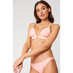 NA-KD Swimwear Góra od bikini z metalową sprzączką - Pink. Różowe bikini marki NA-KD Swimwear. Za 100,95 zł.
