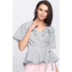 Czarna Koszula Elle Me Dit. Czarne koszule damskie Multu, s, bez wzorów, bez kołnierzyka, bez rękawów. Za 14,99 zł.