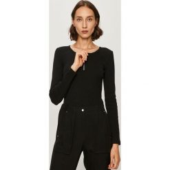 AllSaints - Longsleeve Alicia. Czarne bluzki damskie AllSaints, na co dzień, s, bez wzorów, z elastanu, casualowe, z okrągłym kołnierzem, z długim rękawem. W wyprzedaży za 259,90 zł.