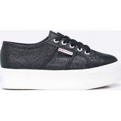 Superga - Tenisówki. Czarne tenisówki damskie marki Superga, z gumy, na sznurówki. W wyprzedaży za 159,90 zł.