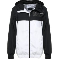 Calvin Klein Jeans COLOR BLOCK HOODED JACKET Kurtka wiosenna white. Białe kurtki męskie bomber Calvin Klein Jeans, m, z jeansu. Za 719,00 zł.