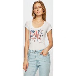 Pepe Jeans - Top Doreen. Białe bluzki damskie Pepe Jeans, s, z nadrukiem, z bawełny, z okrągłym kołnierzem. W wyprzedaży za 89,90 zł.
