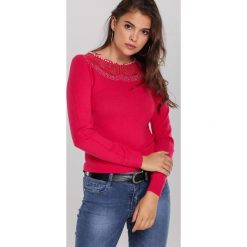 Czerwony Sweter Seaholme. Czerwone swetry damskie other, xl, bez wzorów, casualowe, bez rękawów, bez kaptura. Za 79,99 zł.