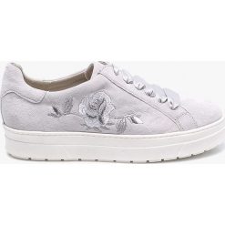 Caprice - Buty. Szare buty sportowe damskie Caprice, z haftami, ze skóry, sportowe. W wyprzedaży za 129,90 zł.