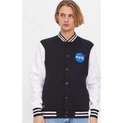 Bluza z nadrukiem NASA - Czarny. Czarne bluzy męskie House, s, z nadrukiem, bez kołnierzyka, bez rękawów, bez kaptura. Za 139,99 zł.