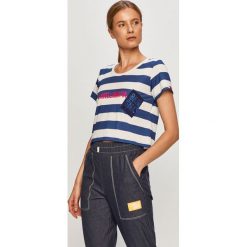 LaBellaMafia - T-shirt. Bluzki damskie LABELLAMAFIA, s, bez wzorów, z elastanu, casualowe, z okrągłym kołnierzem. Za 149,90 zł.