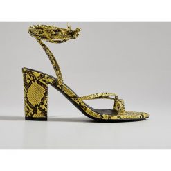 Sandały z wiązaniem wokół kostki Gold Label - Wielobarwn. Szare sandały damskie Mohito, bez wzorów, bez obcasa, bez zapięcia. Za 149,99 zł.