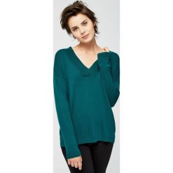 Sweter typu oversize. Swetry damskie Moodo, s, bez wzorów, bez rękawów, bez kaptura. Za 49,99 zł.