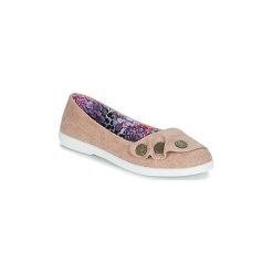 Baleriny Blowfish Malibu TUCIA. Różowe baleriny damskie Blowfish Malibu, bez wzorów, bez obcasa. W wyprzedaży za 103,20 zł.