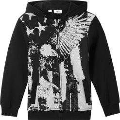 Bluza rozpinana z nadrukiem bonprix czarny z nadrukiem. Czarne bluzy chłopięce bonprix, z nadrukiem, rockowe, bez rękawów, bez kaptura. Za 74,99 zł.