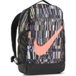 Plecak NIKE - CK5576-011 Czarny Kolorowy. Czarne plecaki męskie Nike, bez wzorów, z materiału, sportowe. Za 129,00 zł.