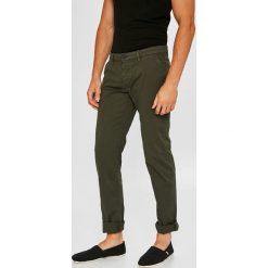Trussardi Jeans - Spodnie. Żółte spodnie męskie Trussardi Jeans, na co dzień, bez wzorów, z jeansu, casualowe. W wyprzedaży za 299,90 zł.