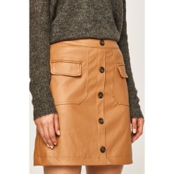 Vero Moda - Spódnica. Czarne spódniczki damskie Vero Moda, na co dzień, s, bez wzorów, z poliesteru, casualowe, mini, proste. W wyprzedaży za 89,90 zł.