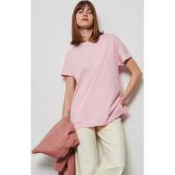T-shirt barwiony naturalnie - Różowy. Różowe t-shirty damskie Reserved, s, bez wzorów, bez kołnierzyka. W wyprzedaży za 39,99 zł.