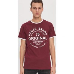 T-shirt Bordowy. Czerwone t-shirty męskie House, xl, bez wzorów, bez kołnierzyka. W wyprzedaży za 29,99 zł.