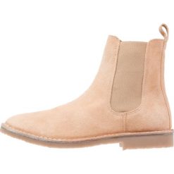 Buty damskie: mint&berry Botki beige