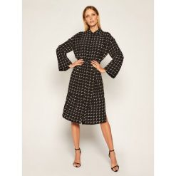 Sukienka koszulowa TwinSet 202ST2501. Czarne sukienki damskie Twinset, na co dzień, xl, bez wzorów, z koszulowym kołnierzykiem, bez rękawów, proste. Za 849,00 zł.
