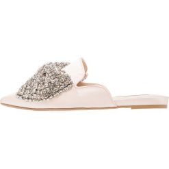 Klapki damskie: Blue by Betsey Johnson SIERA Klapki champagne