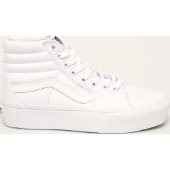 Vans - Trampki. Białe trampki i tenisówki damskie Vans, bez wzorów, ze skóry, na sznurówki. W wyprzedaży za 319,90 zł.