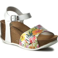 Sandały DR. BRINKMANN - 710807 Weiss/Flower 3. Białe klapki damskie Dr. Brinkmann, bez wzorów, ze skóry, bez obcasa, na obcasie. W wyprzedaży za 149,00 zł.