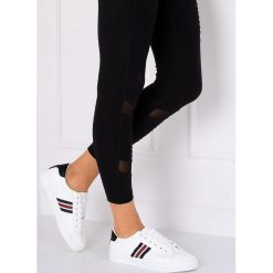 Trampki damskie biało-czarne BL158P WHITE. Czarne buty sportowe damskie obuwie damskie, bez wzorów, z tkaniny, klasyczne. Za 68,85 zł.