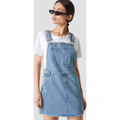 NA-KD Sukienka ogrodniczka - Blue. Niebieskie sukienki balowe marki NA-KD, z klasycznym kołnierzykiem. Za 242,95 zł.